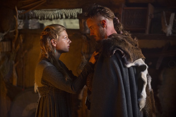 Ragnar et Lagertha dans l'épisode 1x02 de Vikings